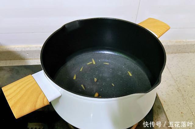 营养|10月萝卜大量上市，脆嫩多汁，用来烧汤很香，营养高别不懂得吃