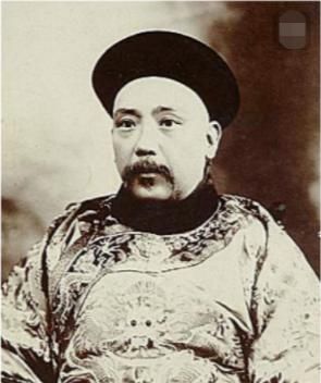 怀孕|袁世凯去世１３年，六姨太怀孕，孩子是袁家的，她却不敢生下