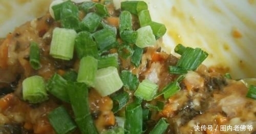  馅饼|做这馅饼给孩子当早餐，有菜有肉，孩子喜欢吃，身体更棒