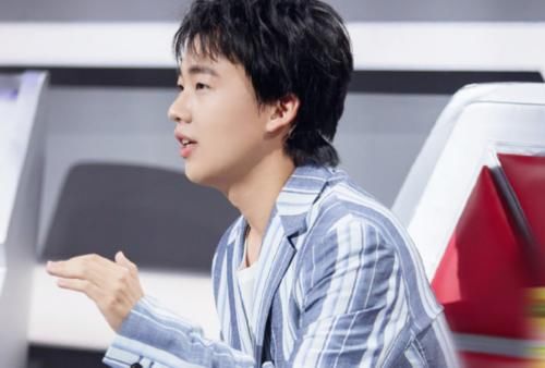  家务|郭麒麟加盟《做家务的男人》，常驻四档综艺节目，是新一代抢手王