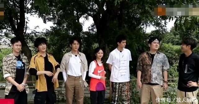 单手|下期《天天》要火,王一博上演单手抓方向盘,谭松韵和俩哥也来了