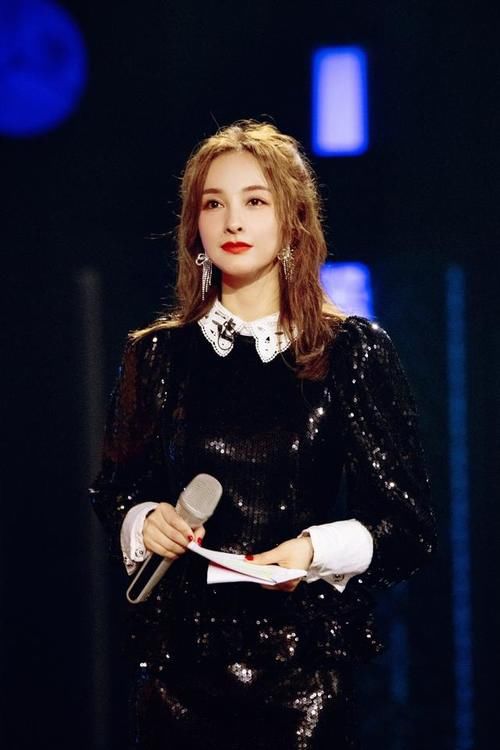  主持|吴昕《浪姐》每期都在，总决赛主持惊艳全场！网友：淘汰了个寂寞