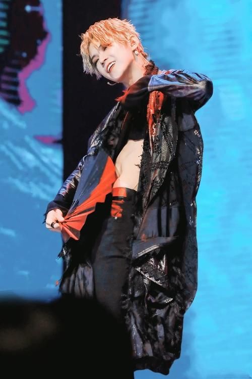  失误|《少年之名》引争议，李希侃组不听张艺兴建议，舞台欠佳、失误多