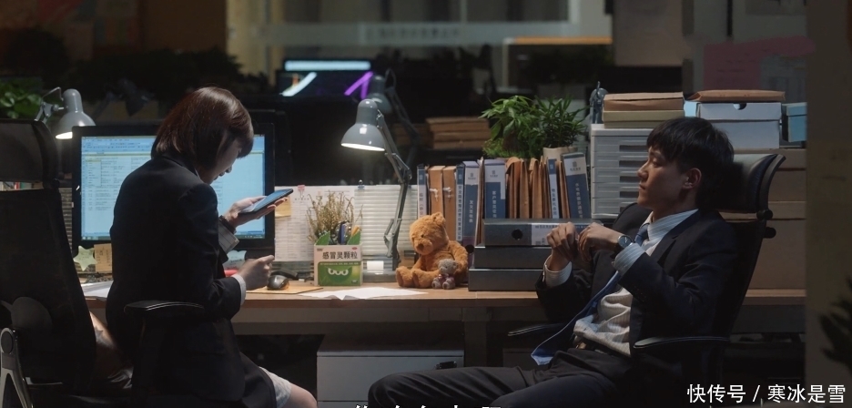 底线|三十而已:钟晓阳追求晓芹有底线尺度,细节剧情说明他有隐藏身份