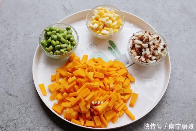 南瓜|南瓜别再做南瓜饼了,教你最新做法,好吃又营养,10分钟就出锅