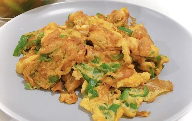  周末|90后小两口，周末花10块钱，做了三个菜，营养美味还下饭