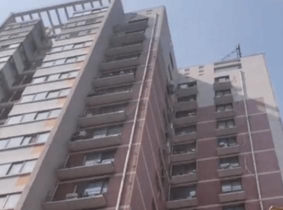  住户|警惕丨银川4岁男童从18楼扔酒瓶，家长惨了！