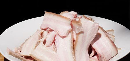  五花肉|尖椒炒五花肉，肥而不腻，色香味俱全，晚饭这一个菜就够了！