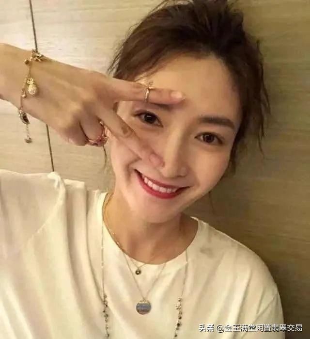  首饰|江疏影月薪1w5交不起房租，但几万的爱马仕项链却不离身