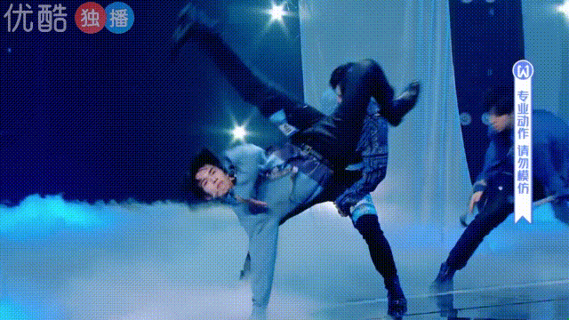  和郭敬明|没话题？认真做节目的《少年之名》把LOVE&PEACE打在公屏上