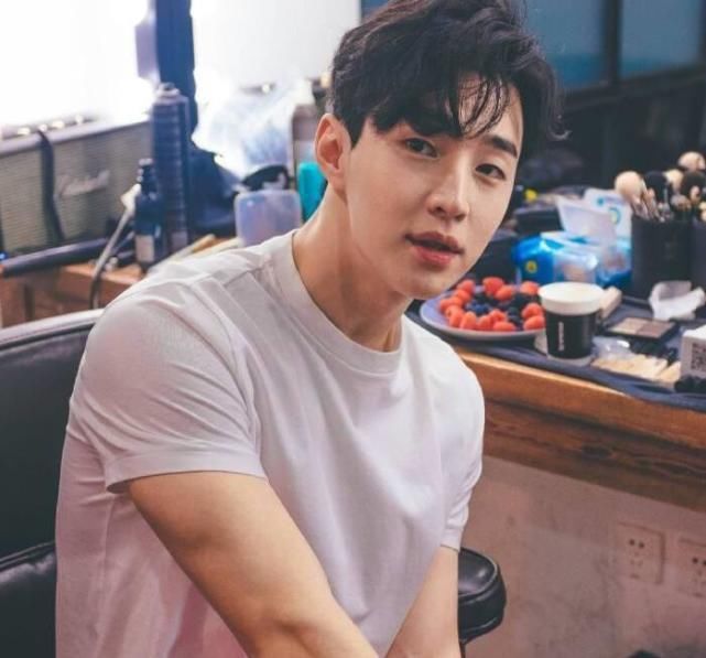  开播|“全能偶像”刘宪华《征途》开播，从音乐天才到演员的完美转变