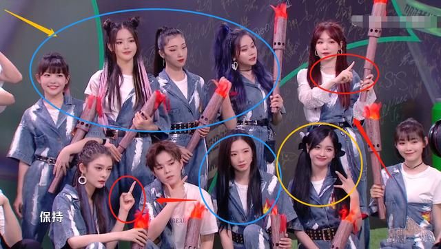 R1SE|《炙热的我们》总决赛,硬糖、火箭少女合影无默契,R1SE团魂绝了