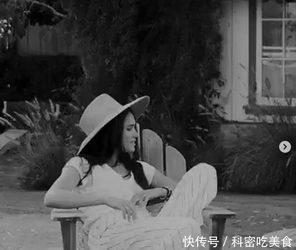 谈话|梅根与知名评论员后院谈话,脚放凳子上显真性情,全程无王室架子