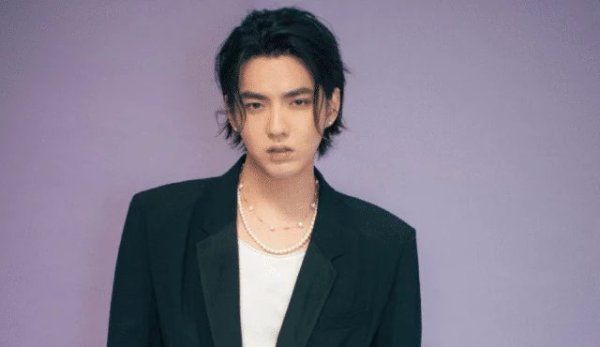  张艺兴|时隔数年, “归国四子”再排名, 张艺兴超车鹿晗排名第1, 谁第4?