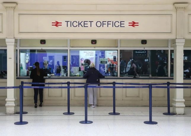 英国计划三年内关闭铁路售票处