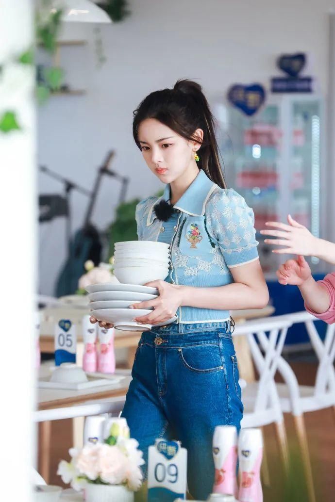  人馆|红人馆 | 杨超越和赵丽颖终于在《中餐厅》汇合了！本季最期待画面