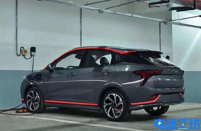  曝光|哪吒第三款新车——哪吒V实车曝光