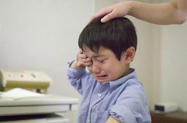 女儿|妈妈在家是这种地位，女儿易成讨好型人格？未来婚姻可能也受牵连