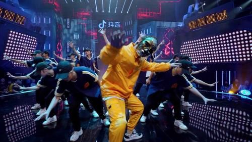  电视|热门电视综艺排行：《快本》第2，《中餐厅》第3，榜首能够登顶还多亏了他