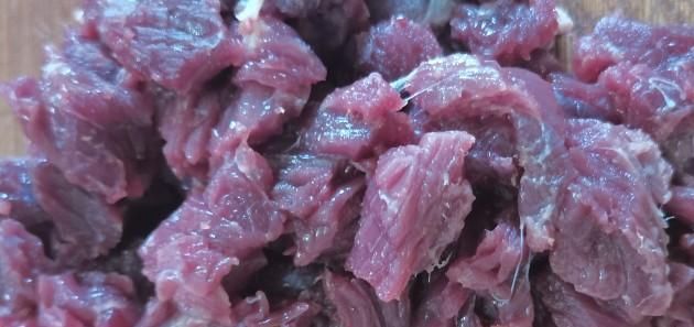  孜然|孜然牙签牛肉，简单几个步骤，教你做出香辣可口的牛肉串。