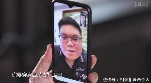  阿姨|59岁蔡明、65岁的吕良伟跨界当实习生，叔叔阿姨也开始披荆斩棘