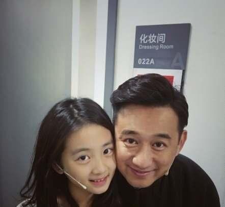  参加节目|昔日“跳水冠军”，晒出8岁儿子近照，爸爸基因遗传的一滴不剩