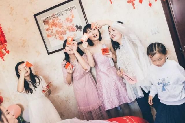 红包|婚礼当天红包要准备多少个？分别塞多少钱好？哪些人必须给？