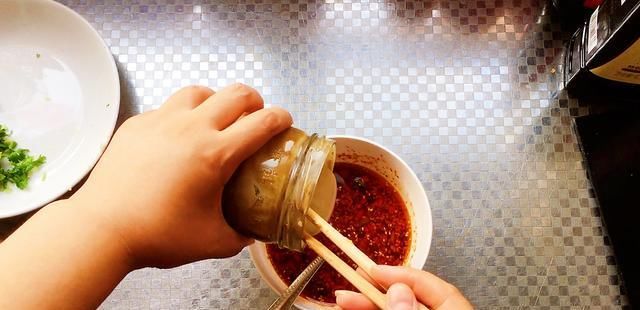 调料|麻酱流汁宽粉正宗做法，关键是调料汁，超级好吃，一盘不够吃