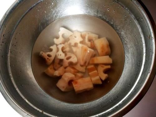  简单|霜降前，常吃莲藕好处多，这种做法好吃又简单，10分钟就能完成