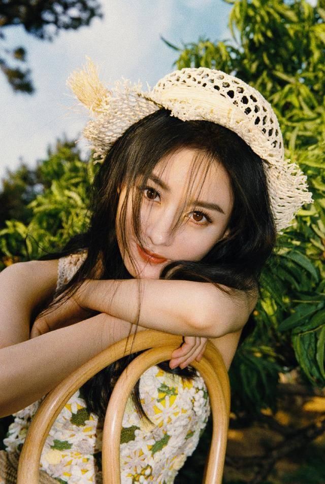  中餐厅4|顶流小花相遇会擦出怎样的火花？赵丽颖在《中餐厅》碰上杨超越了