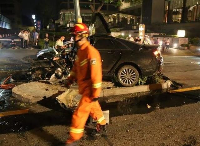  交通事故|给汽车上“酒精锁”，能解决酒驾问题吗？