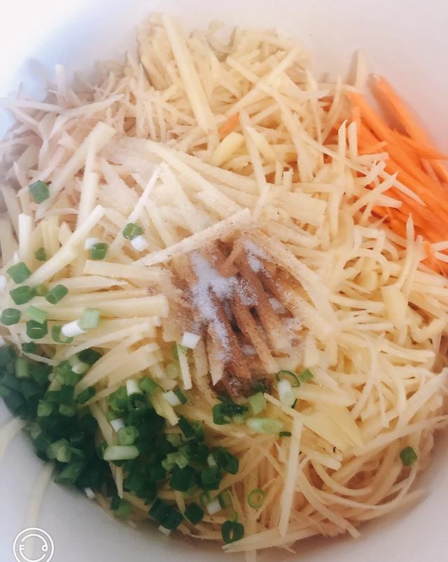  没错|又是简单的菜？没错，简单的香煎土豆丝饼来了！附两种吃法！