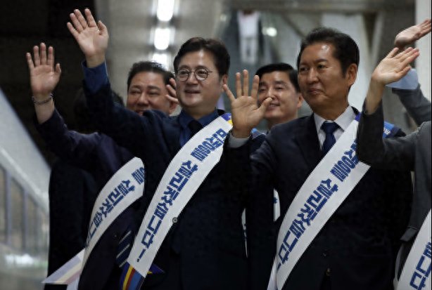 李在明拘捕令被驳回后，韩国执政党紧急开会讨论对策
