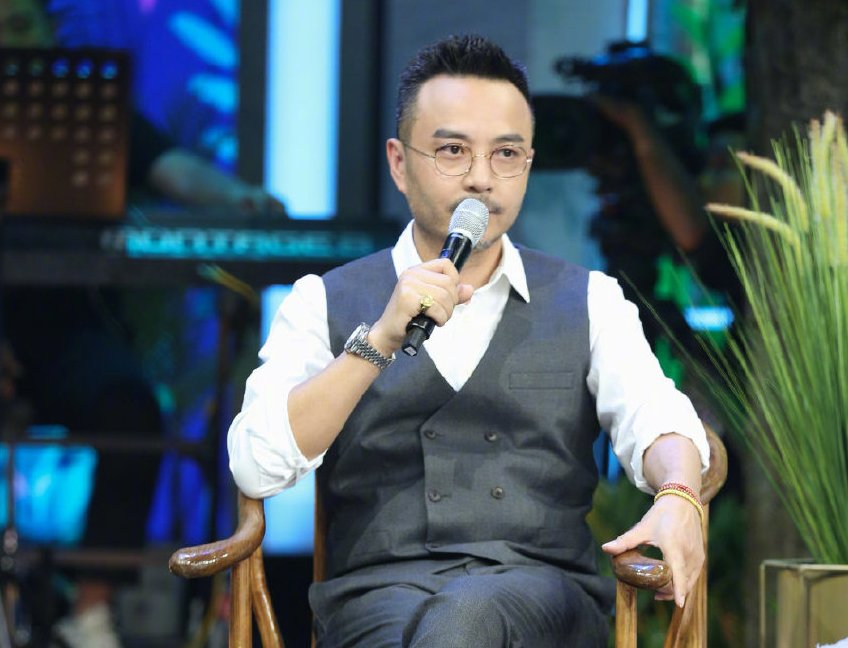  天天向上|《天天向上》和姐姐聊情感，王一博保持沉默，谈到游戏画风就变了