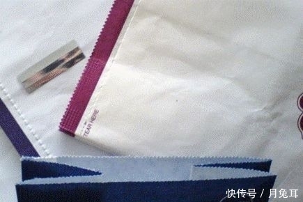 空姐|72岁老太向空姐要呕吐袋,结果被赶下飞机,见到儿子后号啕大哭…