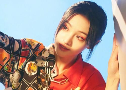  综艺|吴亦凡郑爽合作录综艺，隔着场地对望，不像偶像剧像真人CF