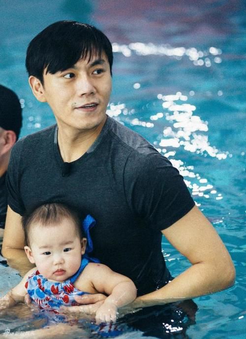  隐藏|秦昊节目中唱小白船，发出“爬山警告”的他，到底有多少隐藏属性