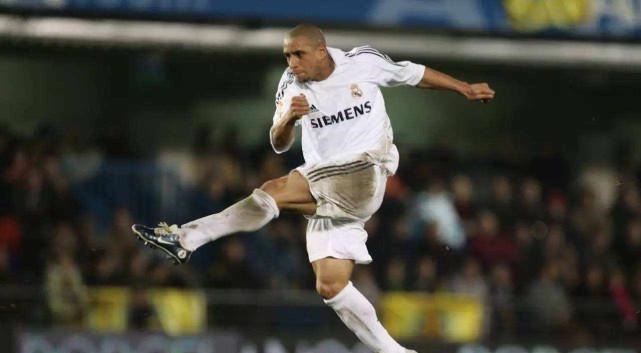 世界足坛|世界足坛四大非人类C罗的蝙蝠背、纳尼的腹肌、卡洛斯的大腿!