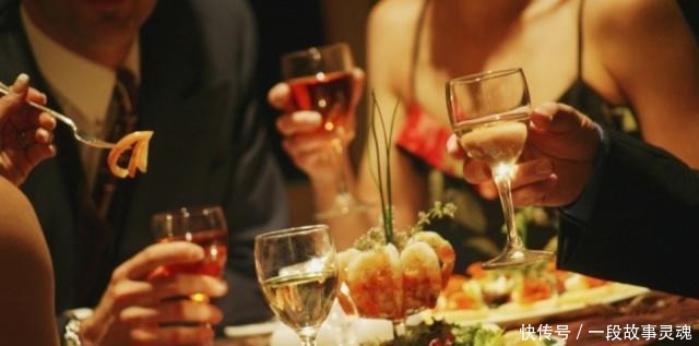 酒桌上|在酒桌上,不喝酒的人永远别说这5句话,否则会被人“嫌弃”!