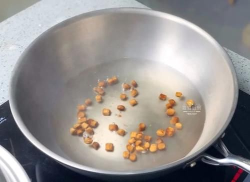  鹅妈妈钛晶|一杯能嚼着吃的奶茶，香浓丝滑，不含一点儿添加剂