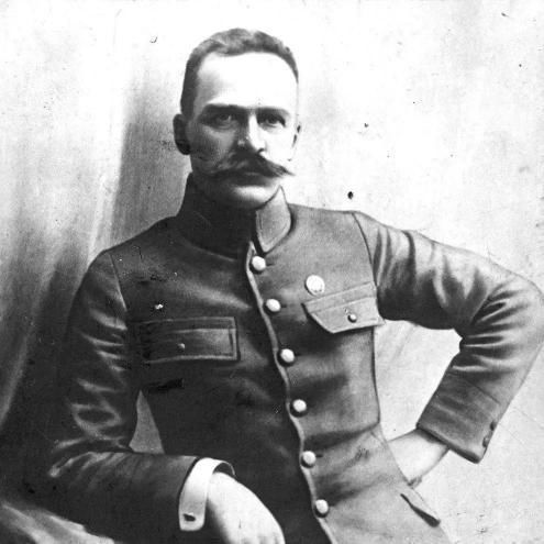 苏军|人们记得卡廷森林的枯骨，却忘了4万苏军官兵再也没离开波兰