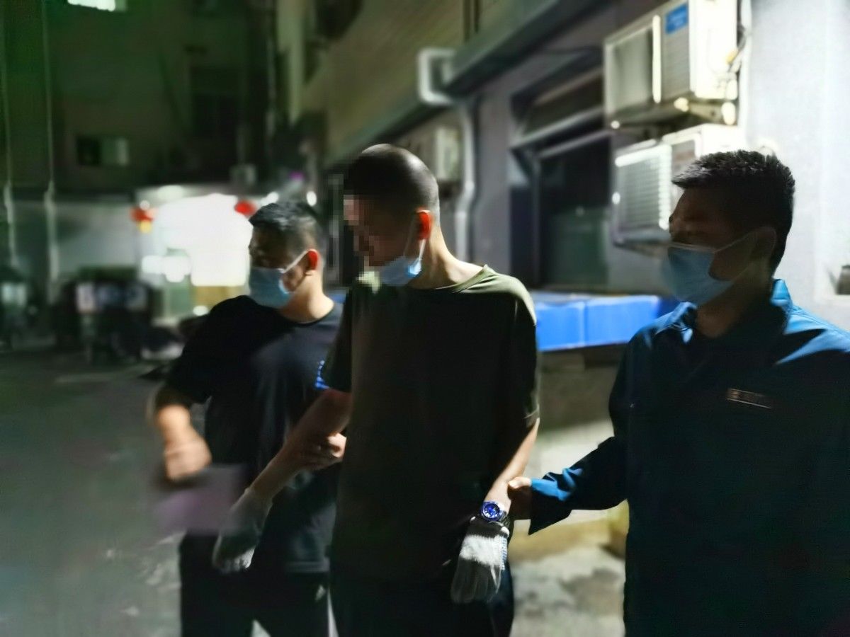 地铁|女孩地铁遭遇咸猪手勇敢反抗并报警 北京警方12小时破案