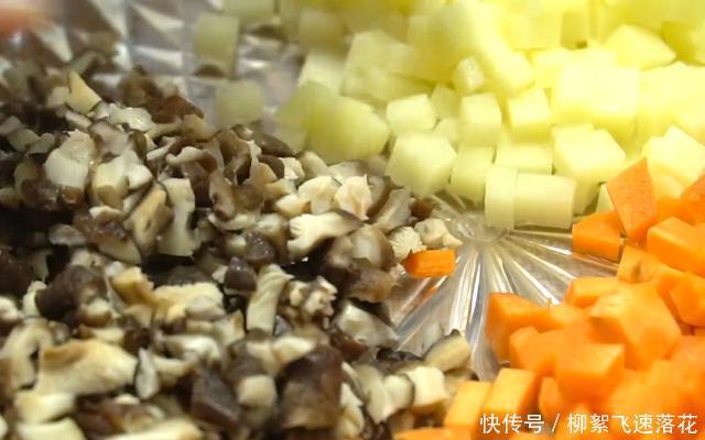 做法|糯米从小吃到大,还是这种做法最好吃,鲜香软糯,没菜也能吃8个