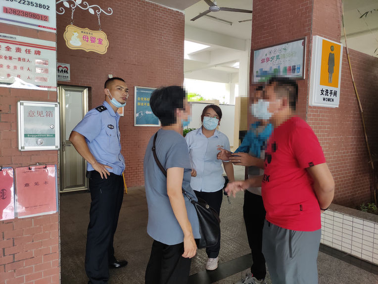  卫生间|旅客疑似精神病发作 横陂服务区紧急施援手