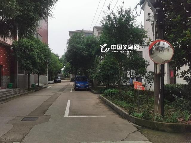  百姓|义乌上溪交警与百姓共同守护义乌西大门