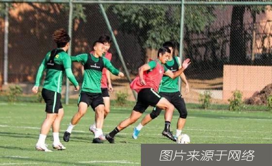  结束|李铁赛后与罗马尼亚名帅交流20分钟！中超单日9场热身赛全结束