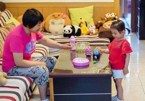 帮忙|不帮忙带娃的父母,都有什么样的后果?看看过来人的经历