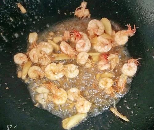  做法|今天分享我的苦瓜做法，苦瓜炒虾仁，非常美味的一道家常菜