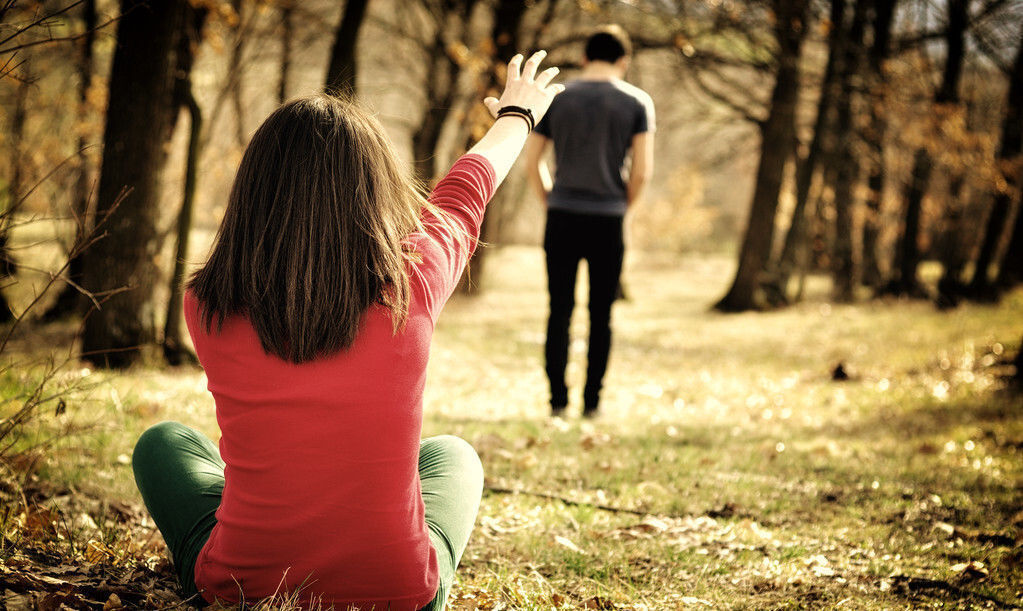 男方|女子买房车不要彩礼，男方却要加名，女子：我不想拿父母财产扶贫