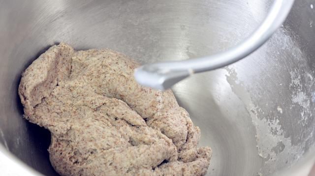  发酵|夏天做面包，直接法又快又顺利，干果多的软欧，越嚼越香还无油